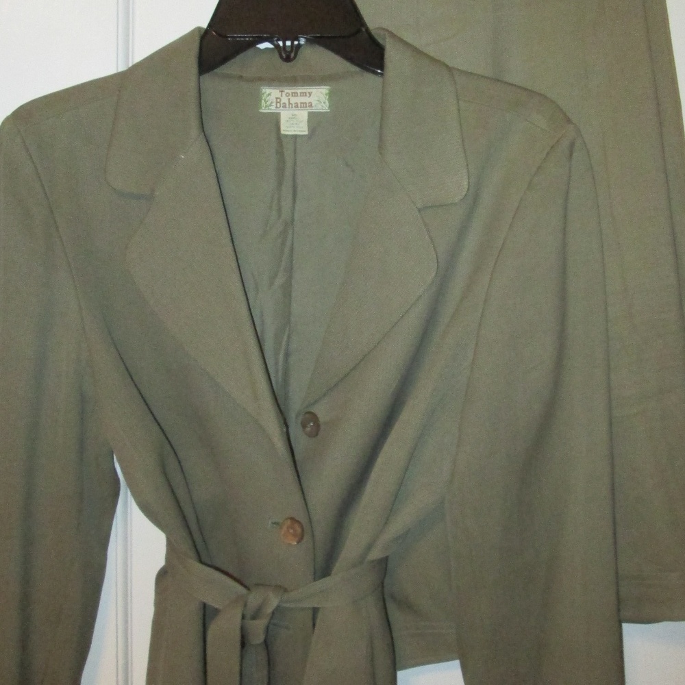 TOMMY BAHAMAS SUIT